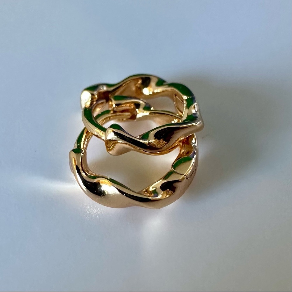 18K Gold Wavy Hoop Earrings – Small Modern Swirl Hoops Plated NWT